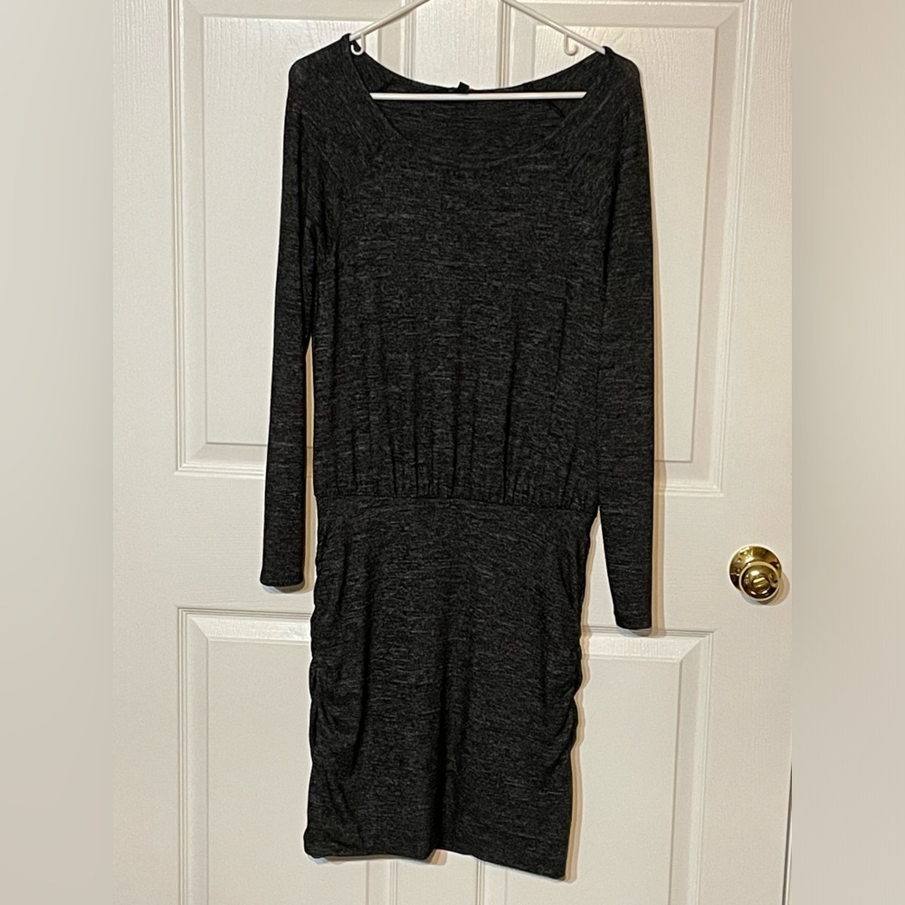 Banana Republic Size M Long-Sleeve Ruched Bottom Knit Midi